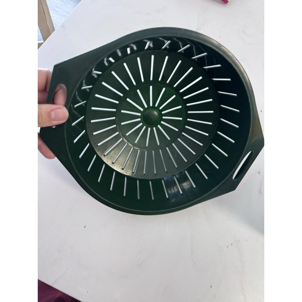 Vintage Colander Green Hard Plastic Durable Timeless Throw Back Great Condition - Picture 5 of 12